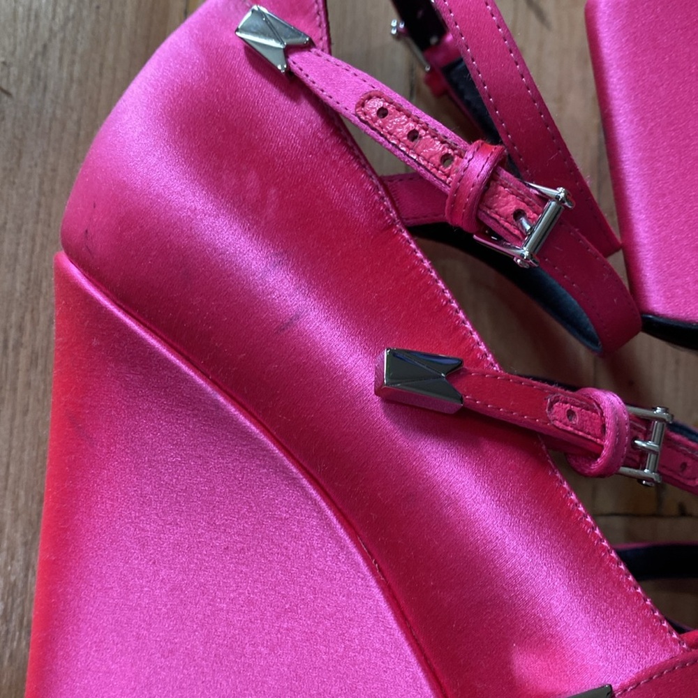 Versace Tempest Hot Pink Satin Platform Shoes - Picture 15 of 16